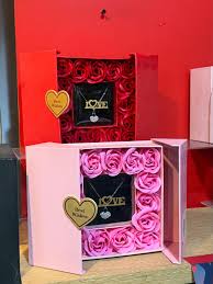 Set collar love con rosas de jabón